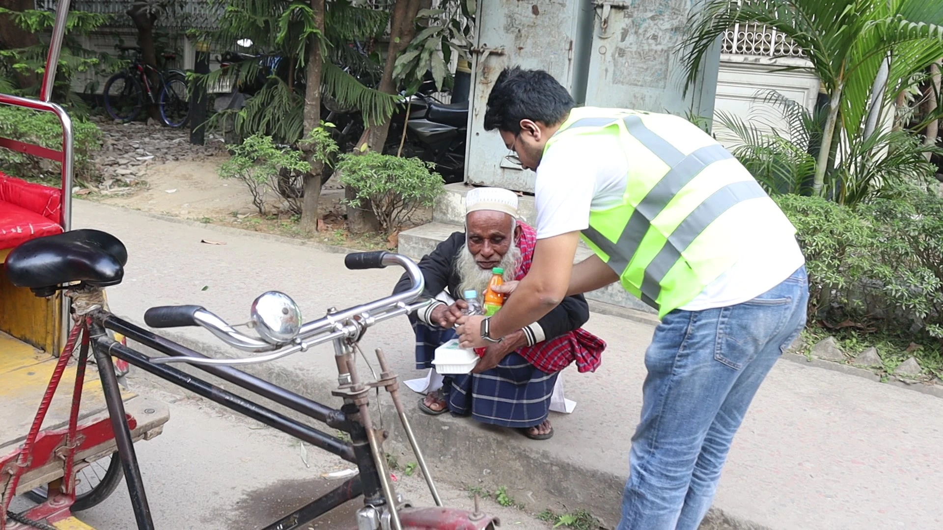 Help 2 People on Friday with $10