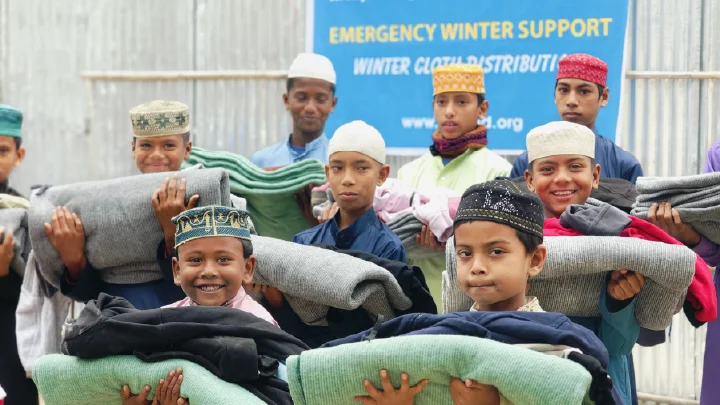 Warm Blanket - 1,000 People